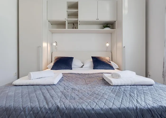 Apartment Tramonto-2 By Interhome